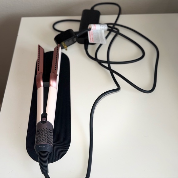 Dyson Airstrait Straightener - Picture 2 of 8